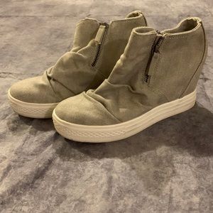 Not Rated Women's Ari Casual Slip-on Platform Wedge
